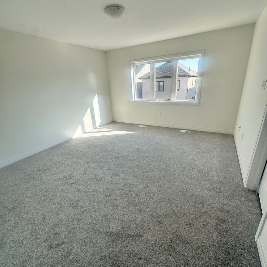 For Lease - 61 Brighton Lane, Thorold, Ontario - Photo 1