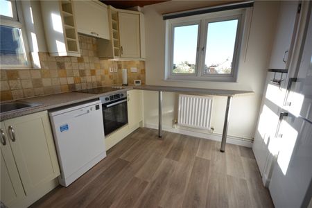 London Road, Ewell, Epsom, Surrey, KT17 2BU - Photo 5