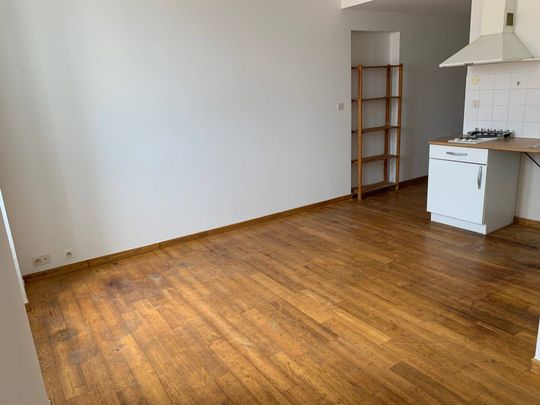 Location appartement 1 pièce 42 m² à Aubenas (07200) - Photo 1