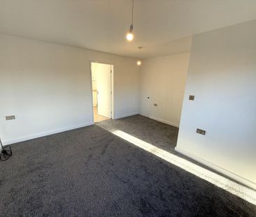 3 bedroom end of terrace house to rent - Photo 1