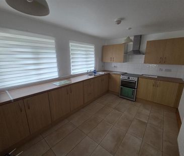 2 bedroom detached bungalow to rent - Photo 2