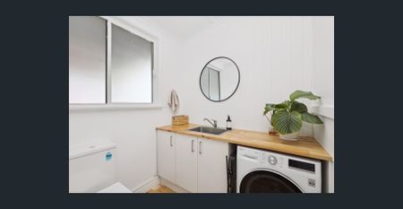 FULLY FURNISHED - CONTACT AGENT FOR AVAILABILITY - Photo 3