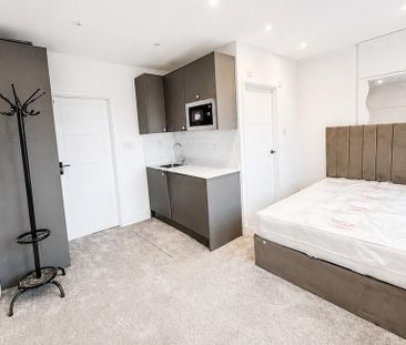 Studio to rent - Photo 2