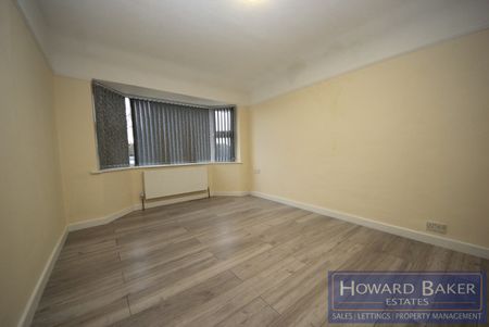 Penrose Avenue, Carpenders Park, WD19 - Photo 2