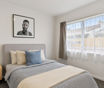 Spacious Fully Renovated Unit - Photo 2