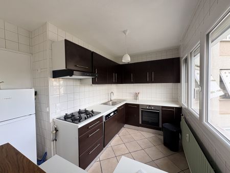 Location Appartement 2 pièces 45m² LYON 7ème - Photo 5