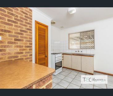 Charming & Convenient 3 x 1 Home in Dudley Park - Photo 2