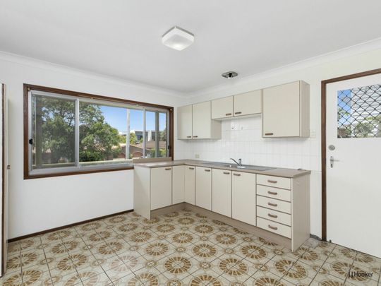 Top-Floor Duplex � 300m Stroll to the Beach! - Photo 1