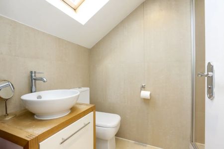 3 bedroom flat to rent - Photo 2