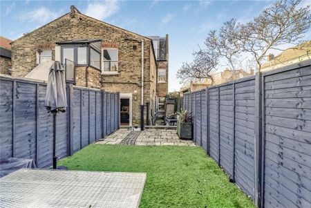 2 bedroom maisonette to rent - Photo 3