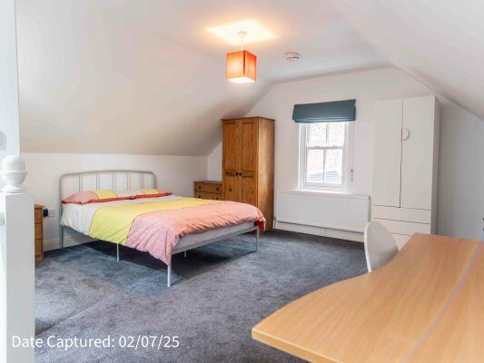 Room 4, 38 Heslington Road - Photo 1