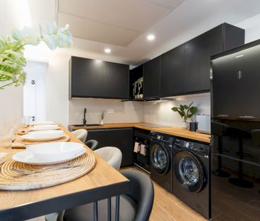 Luminous Room with private bathroom in Urgel - Photo 1