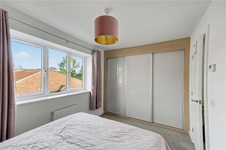 2 bedroom end of terrace house to rent - Photo 3