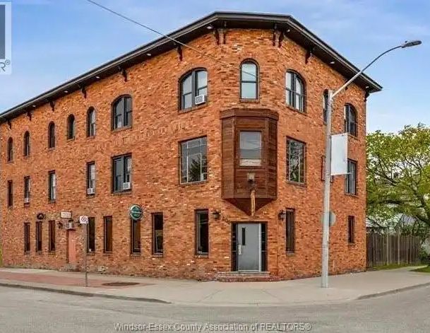 400 Chilver ROAD Unit# 305 | 400 Chilver ROAD Unit# 305, Windsor - Photo 1