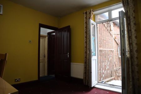3 bedroom terraced house to rent - Photo 3
