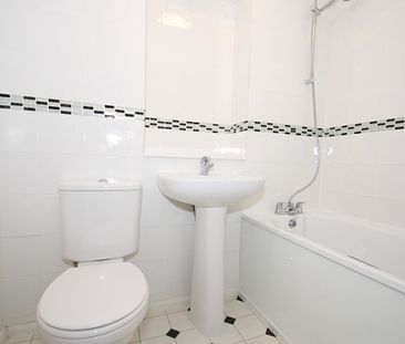 Hedgerley Court, Woking - Photo 3