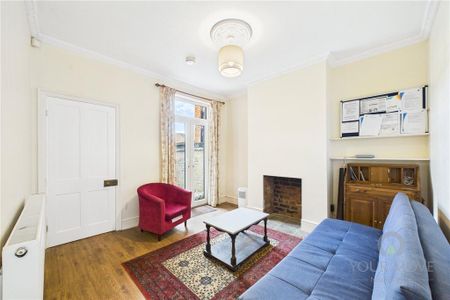 1 bedroom in a house share to rent - Photo 2