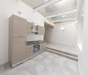 Location Appartement 3 pièces 67m² MARSEILLE 6ème - Photo 2