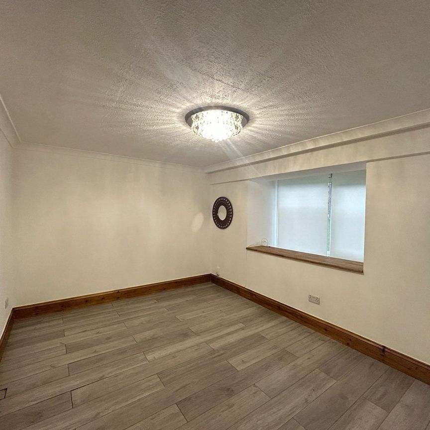 2 Bed Maisonette, The Weymarks, N17 - Photo 1