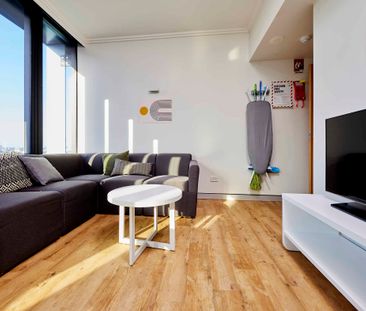 6 Bedroom Ensuite, King Single Bed - Photo 1
