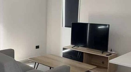 Ready to move in - fully furnished unit - Photo 3