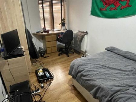 5 bedroom private hall to rent - Photo 4