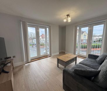 2 bedroom flat to rent - Photo 2