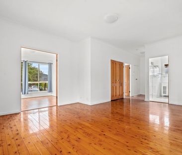 Spacious 3-Bedroom Home with Granny Flat and Pool - Photo 4