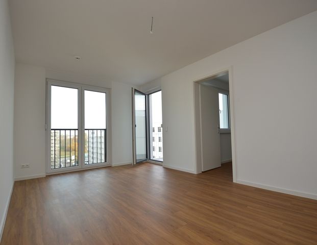 KOMFORTABEL WOHNEN FÜR SINGLE ODER PAAR - KLEINE 3-ZIMMER-WHG. MIT AUFZUG, BALKON, FUSSBODENHEIZUNG UND EINBAUKÜCHE - Photo 1