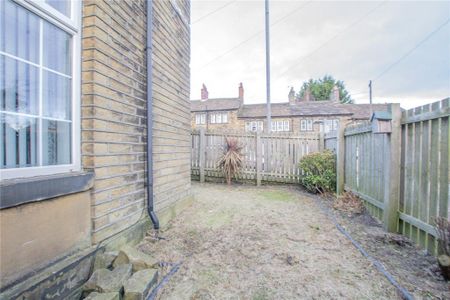 2 bedroom end of terrace house to rent - Photo 3