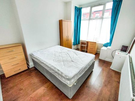 3 bedroom terraced house to rent - Photo 3