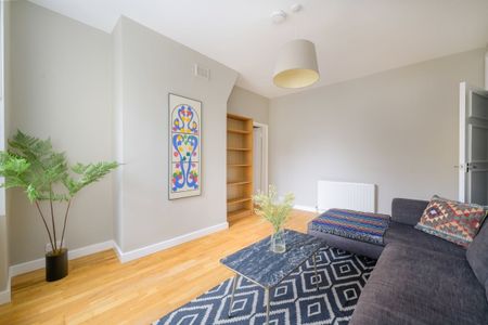 2 bedroom flat to rent - Photo 2