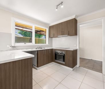 This well-presented 3-bedroom home is ideally located in the heart ... - Photo 6