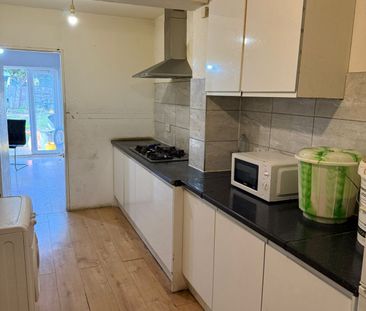 Single room close to romford station- £500 - Photo 6