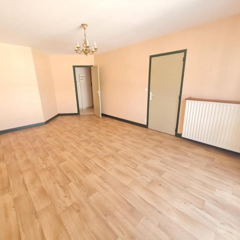 APPARTEMENT au 1er étage _ A LOUER _ MONTOIRE/ LOIR ( 41800)_ Libre sous 10 jours - Photo 1