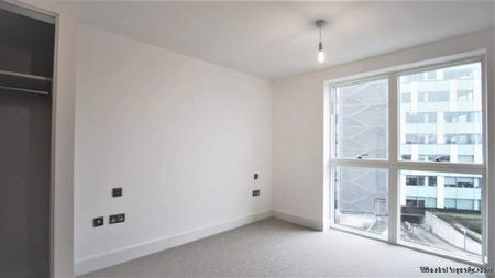 2 bedroom property to rent in London - Photo 4