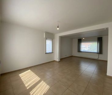 Ruime comfortabele halfopen woning met tuin en landelijk uitzicht! - Foto 2