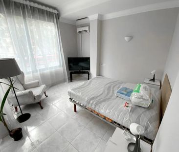 Gran Via de les Germanies, Valencia, Valencian Community 46006 - Photo 2