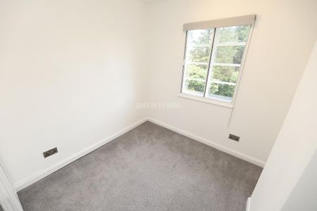 4 bedroom semi-detached house to rent - Photo 4