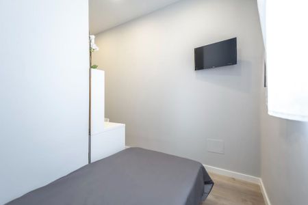 Calle del Puerto de Canfranc, Madrid, Community of Madrid 28038 - Photo 4