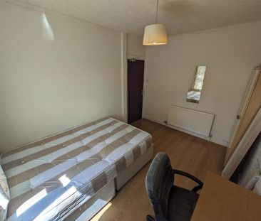 5 bedroom private hall to rent - Photo 5