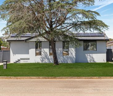 Beautifully Renovated Family Home! Includes Water - Photo 2