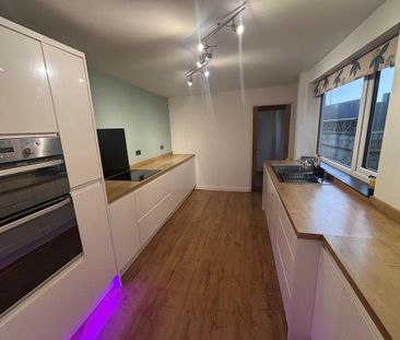 3 bedroom terraced house to rent - Photo 6