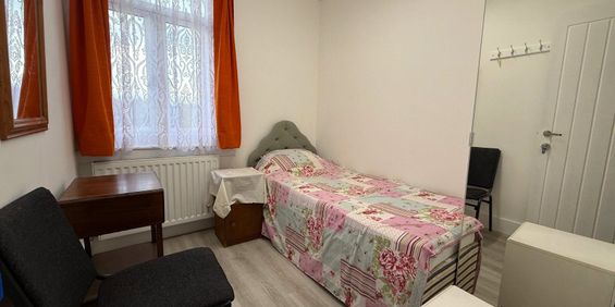 Lower Court Road, Epsom, Surrey, KT19 8SW - Photo 3