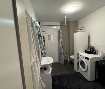 WBS erforderlich! Schicke Dachgeschosswohnung mit sonnigen Aussichten - Photo 3