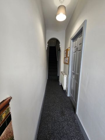 Room 4, 49 Florence Avenue, Balby - Photo 3