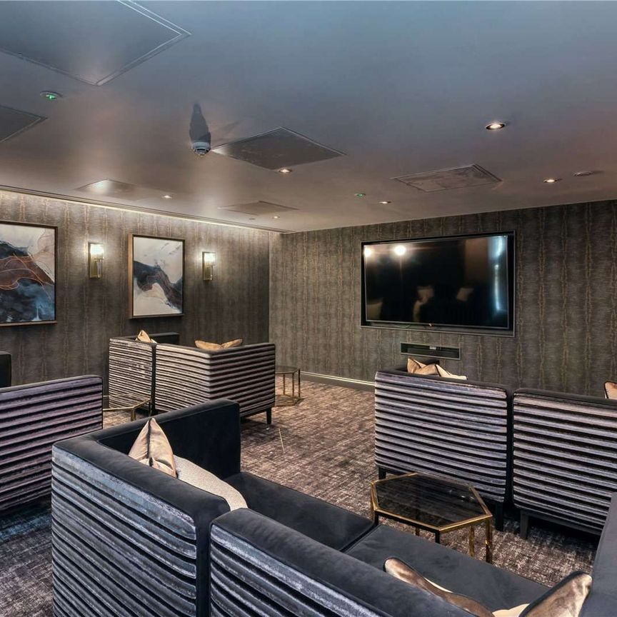 AVAILABLE NOW | 1 BED FULLY FURNISHED | Located on the ninth floor of a high spec apartment building | Access to Park Regis Hotel amenities. - Photo 1