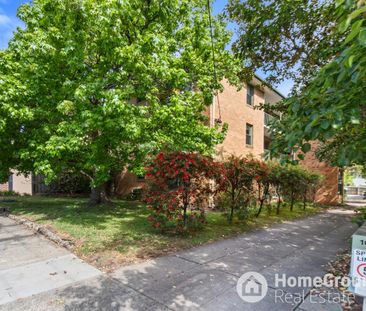 Renovated Hawthorn Apartment Offering Style and Convenience - Photo 1