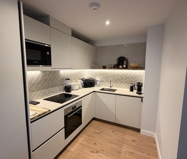 1 Bed Flat, Waterline Way, SE8 - Photo 6