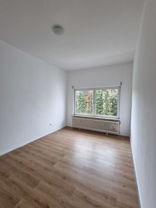 Attraktive 4-Zimmer-Wohnung mit Balkon –Bezugsfrei ab September! Ideal für Wohnungsgemeinschaften! - Foto 1